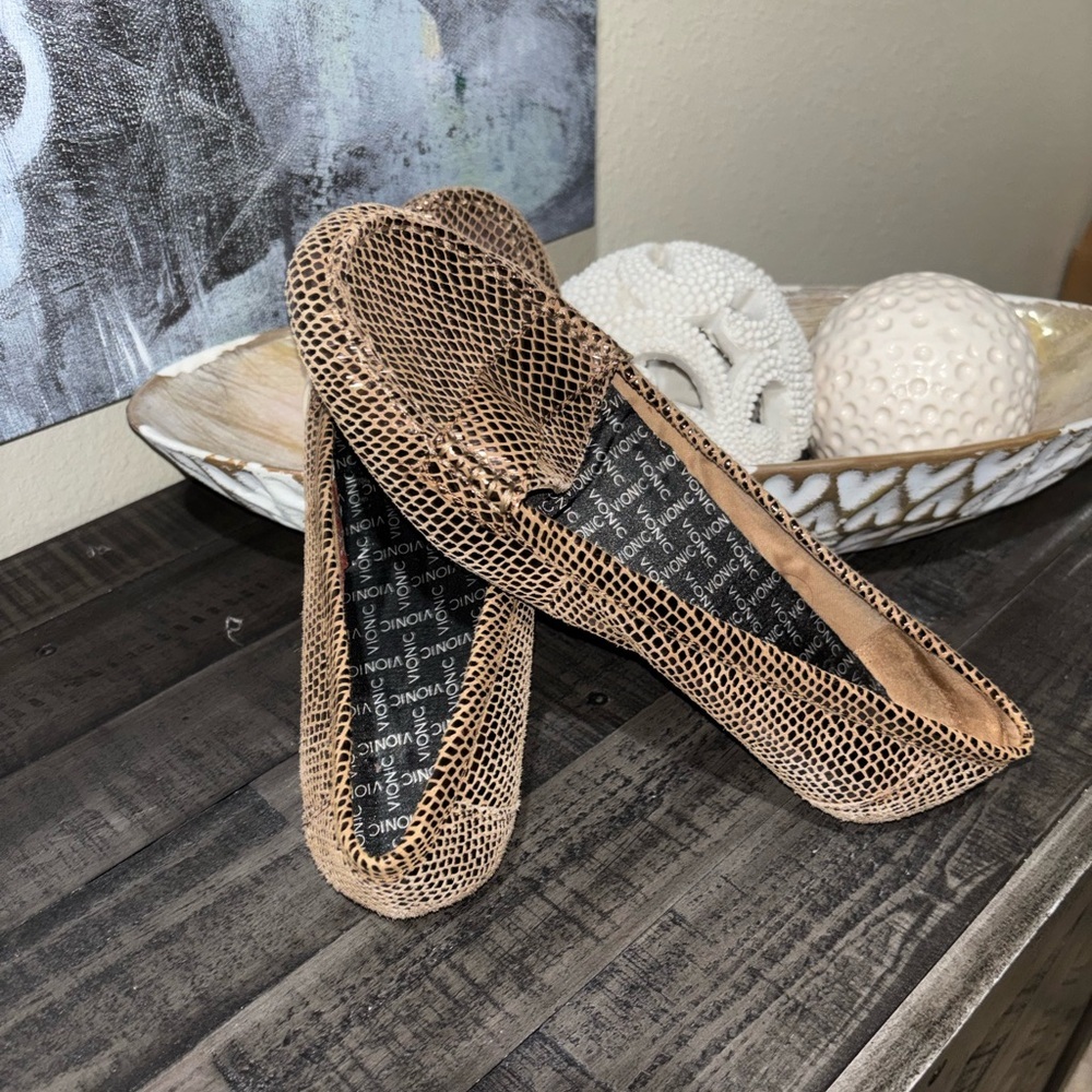 Vionic 'Chill Larrun' loafers in bronze snake-embossed leather SZ 9.5​
